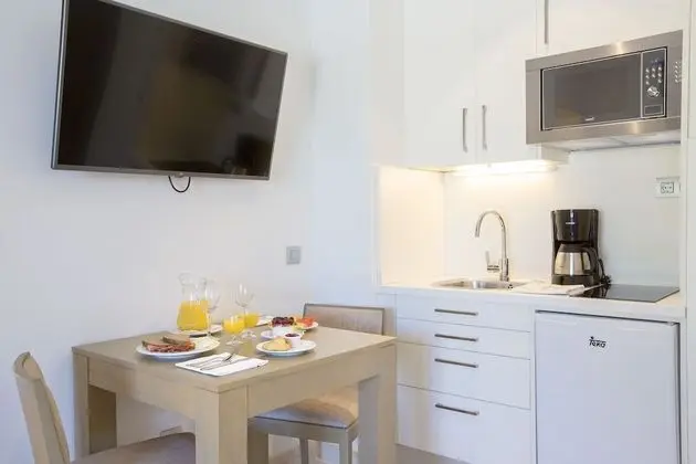 Family Stüdyo (3 Adults)