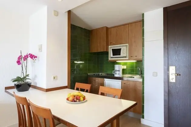 Standard Apart Daire, 1 Yatak Odası, Balkon, Havuz Manzaralı (2 adults +2 children)