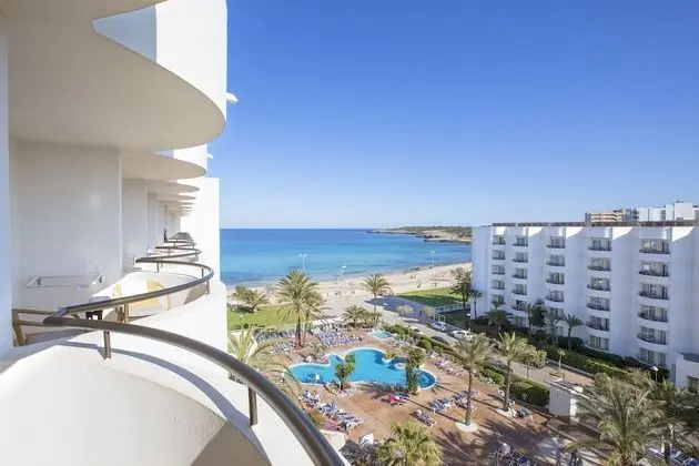Tek Büyük Yataklı Oda, Balkon, Kısmi Deniz Manzaralı (3 adults)