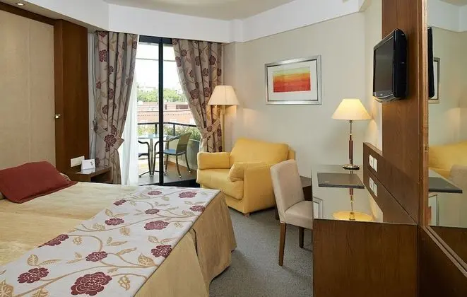 Tek Büyük Yataklı Oda (with extra bed)