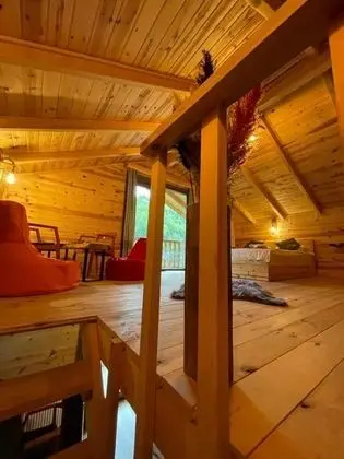 Bungalow, Dere ve Orman Manzaralı, Jakuzili ve Balkonlu