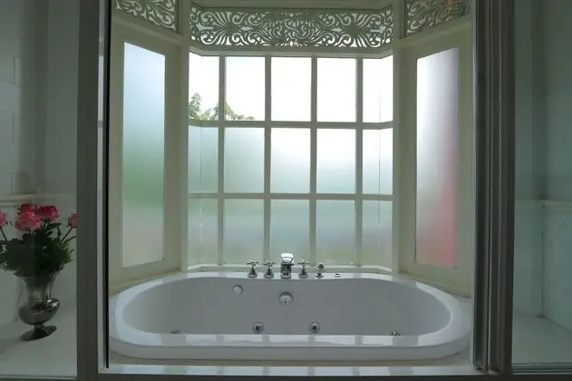 Hiranyakul Room (1+1 Bedroom Suite River View)