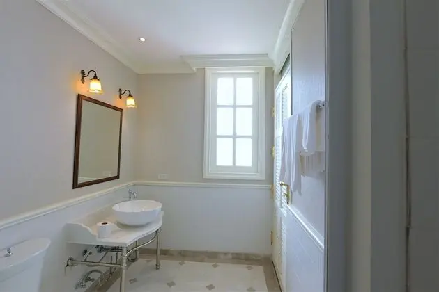Hiranyakul Suite (2-Bedroom Suite River View)