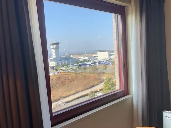 Tek Kişilik Oda, Sigara İçilmez (Airport View)