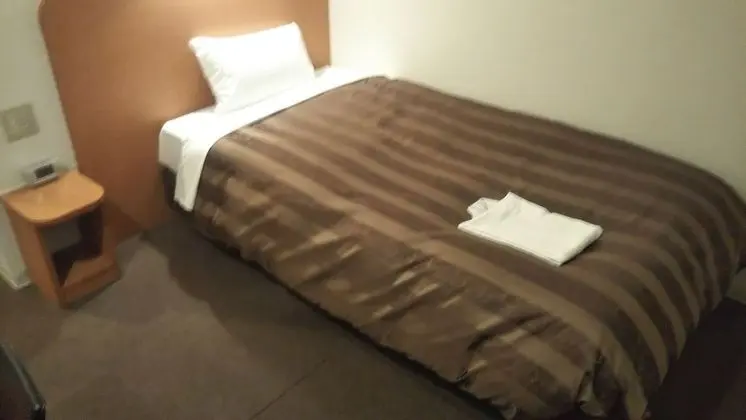 Tek Kişilik Oda, Sigara İçilebilir