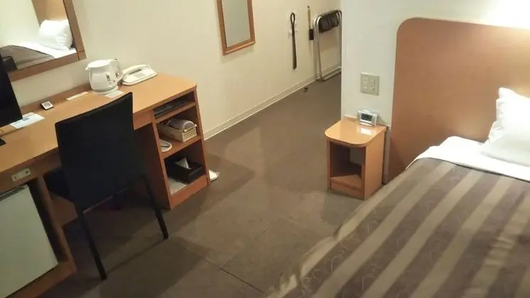 Tek Kişilik Oda, Sigara İçilebilir