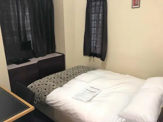 Tek Büyük Yataklı Oda, Sigara İçilebilir