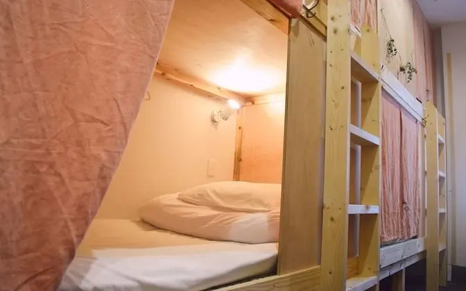 Ortak Ranzalı Oda, Sadece kadınlar için