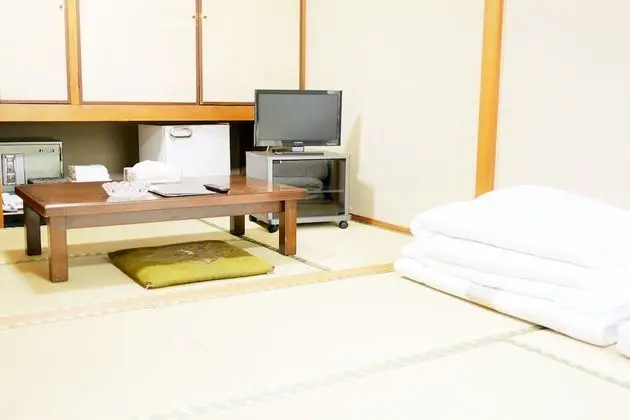 Traditional Oda, Japon Şiltesi, Sigara İçilebilir, Ortak Banyo (16 square meters)
