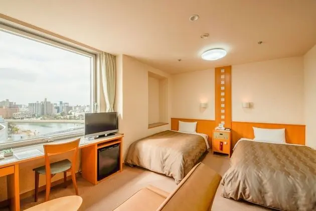 İki Ayrı Yataklı Oda, Sigara İçilebilir