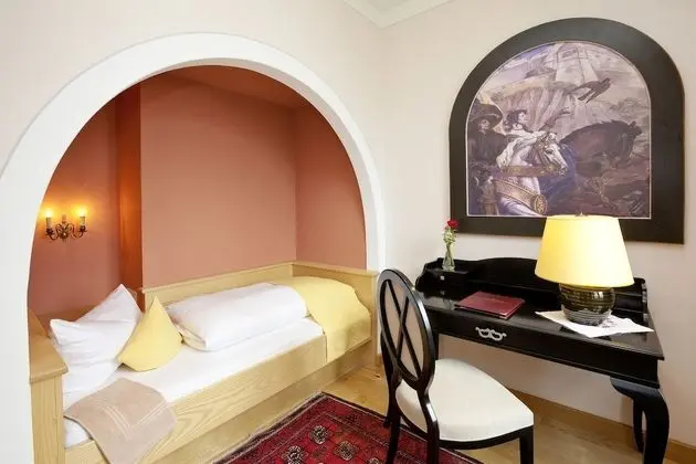 Quad Room
