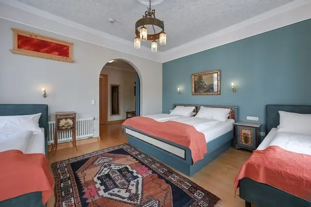 Quad Room