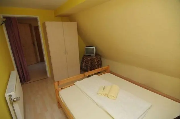 Tek Büyük Yataklı Oda, 1 Çift Kişilik Yatak