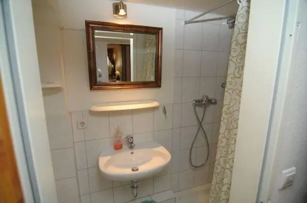 Üç Kişilik Oda