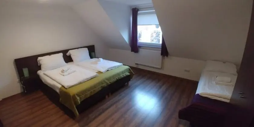 Economy Üç Kişilik Oda, 3 Tek Kişilik Yatak, Sigara İçilmez