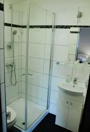 Economy Üç Kişilik Oda, 3 Tek Kişilik Yatak, Sigara İçilmez