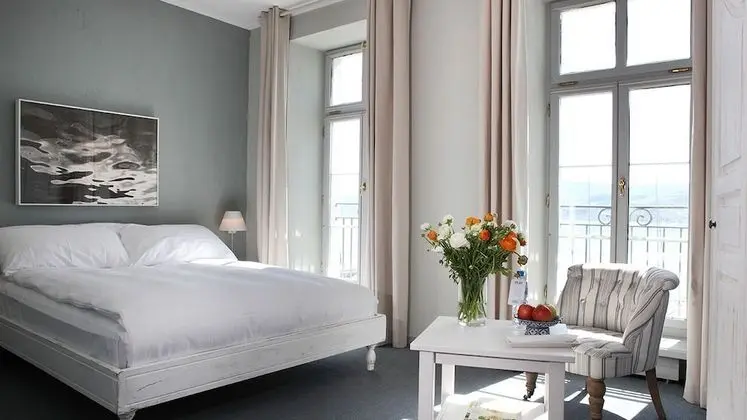 Tek Büyük Yataklı Oda, Göl Manzaralı