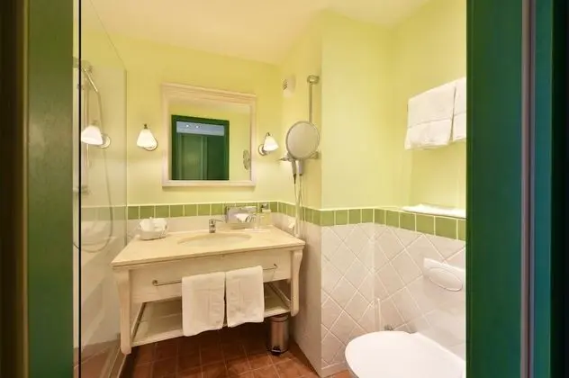 Comfort Büyük Yataklı Tek Kişilik Oda