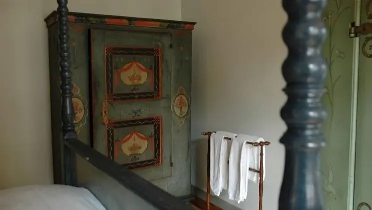 Tek Büyük Yataklı Oda, Ortak Banyo (Das Himmelbettzimmer)