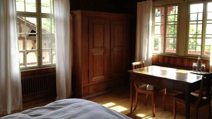 Tek Büyük Yataklı Oda, Ortak Banyo (Das Landzimmer)