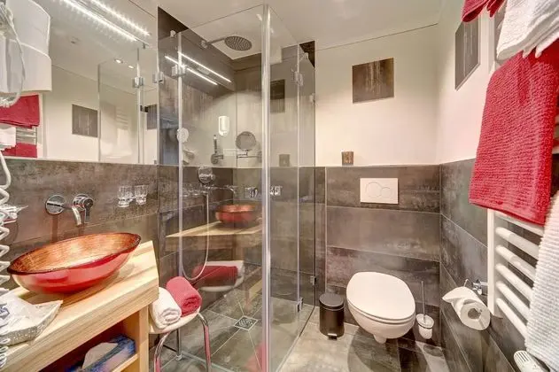 Junior Oda, Dağ Manzaralı