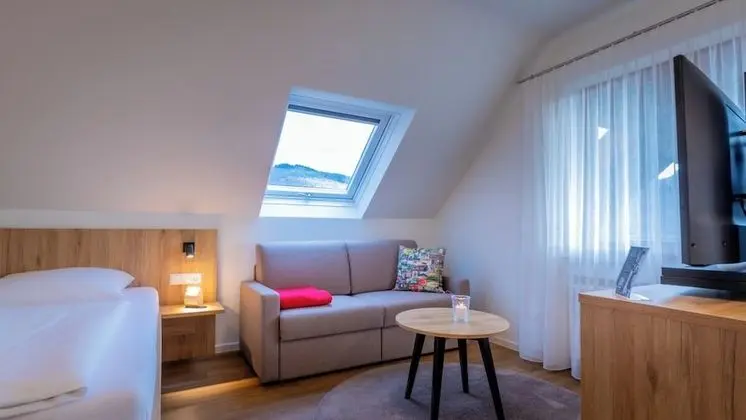 Comfort Tek Büyük Yataklı Oda