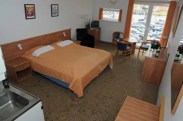 Tek Büyük Yataklı Oda