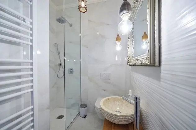 Üç Kişilik Oda, Balkon