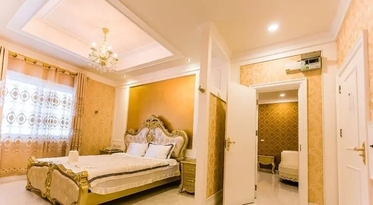 Superior Connecting Room