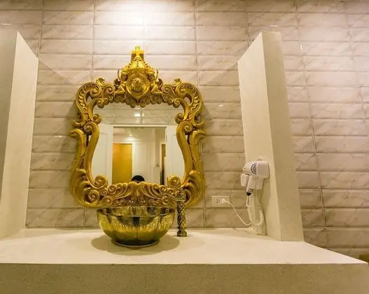 Superior Connecting Room