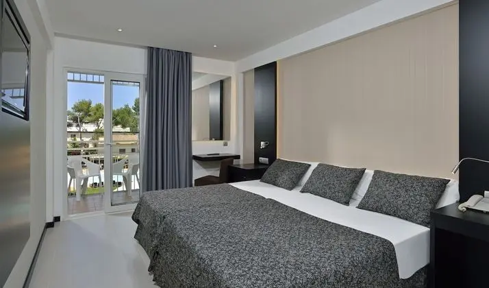 Üç Kişilik Oda, Balkon