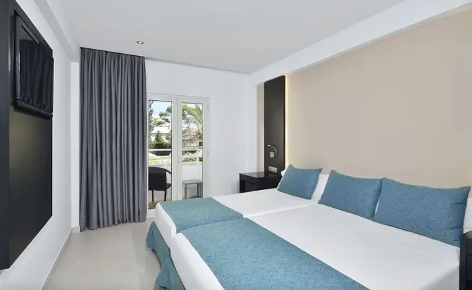 Üç Kişilik Oda, Balkon