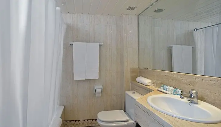 Üç Kişilik Oda, Balkon