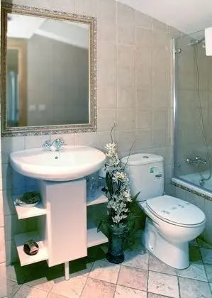 Büyük Yataklı Tek Kişilik Oda