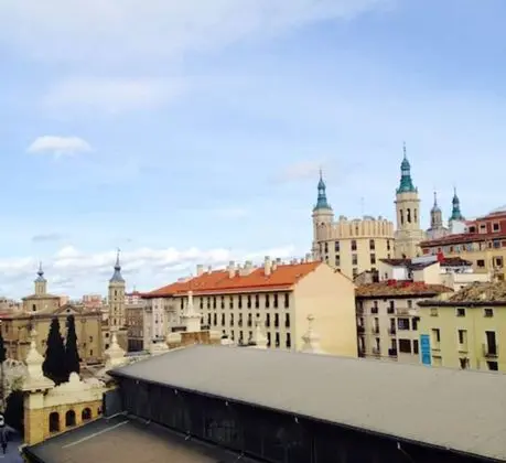 Büyük Yataklı Tek Kişilik Oda