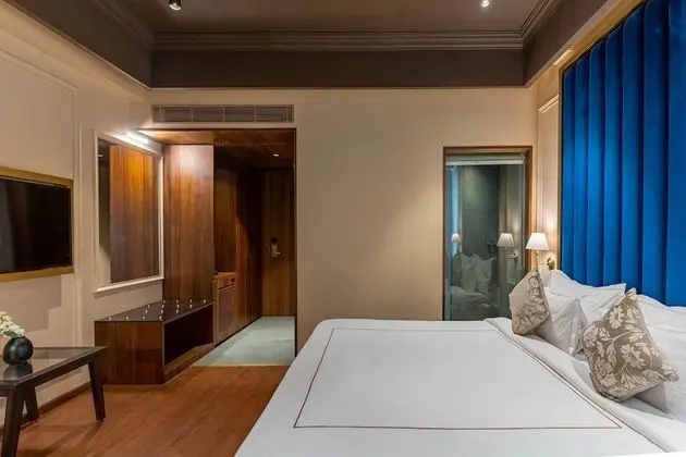 Deluxe Tek Büyük Yataklı Oda