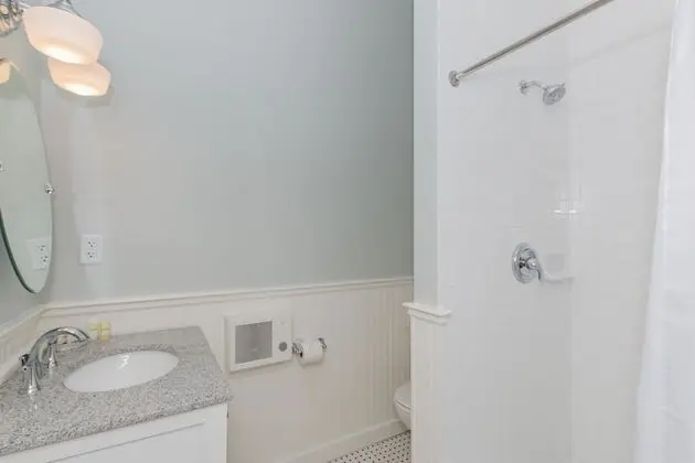 Tek Büyük Yataklı Oda (Saratoga)