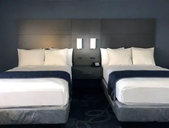 2 Double Bed with Balcony