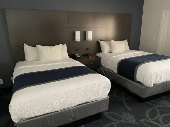 2 Double Bed with Balcony