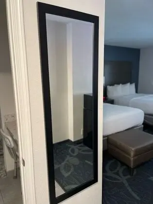 2 Double Bed with Balcony