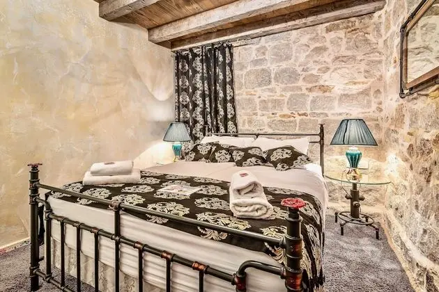 Comfort Tek Büyük Yataklı Oda