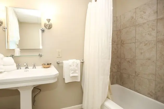 Oda, Sigara İçilmez, Özel Banyo (Two Double Beds)