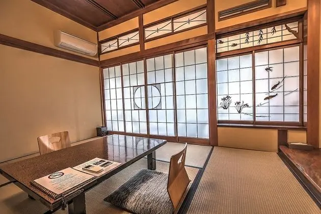 Bir Japon Şilteli, Nehir Manzaralı, Sigara İçilmeyen