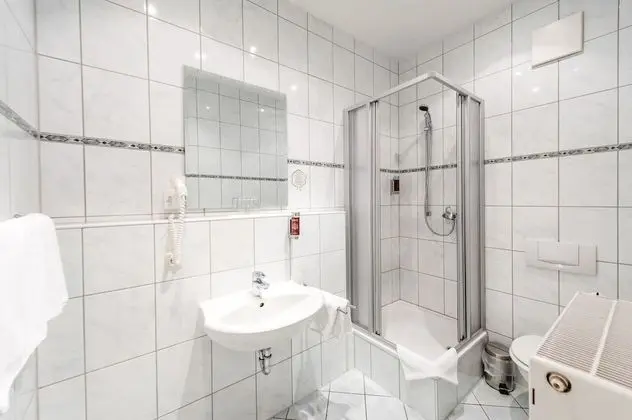 Comfort Tek Büyük veya İki Ayrı Yataklı Oda