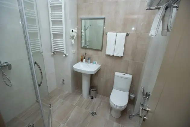 Deluxe Üç Kişilik Oda, 1 En Büyük (King) Boy Yatak, Sigara İçilmez, Şehir Manzaralı