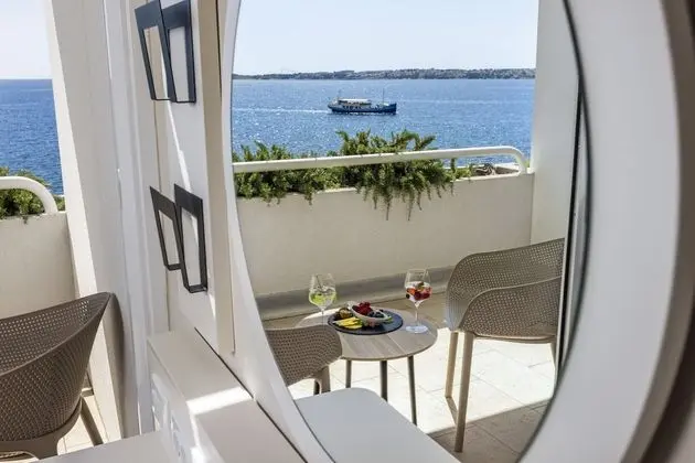 Superior double/twin room with sea view and balcony