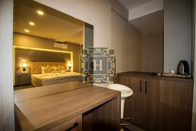 Basic Studio, 1 Queen Bed