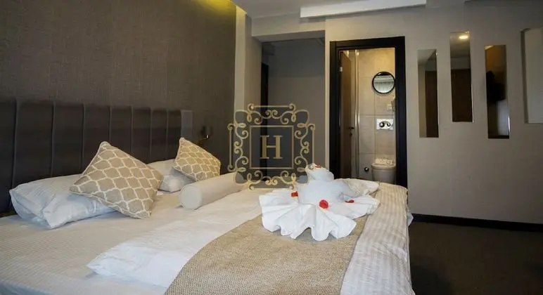 Basic Studio, 1 Queen Bed
