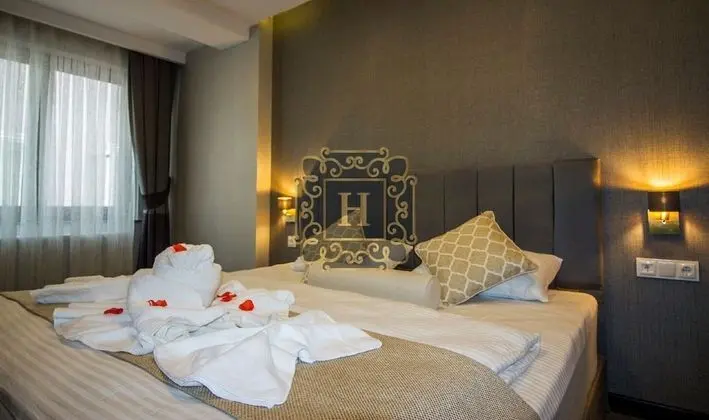 Basic Studio, 1 Queen Bed