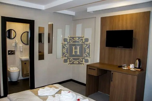 Basic Studio, 1 Queen Bed